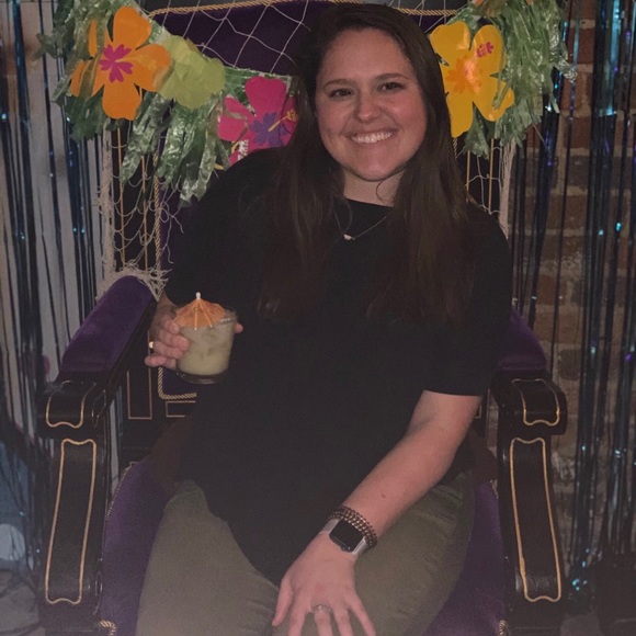 Meet your Posher, Jenna - Picture 4 of 5